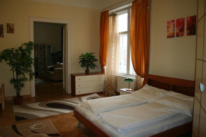 Walking Bed Budapest Downtown Pansiyon Dış mekan fotoğraf