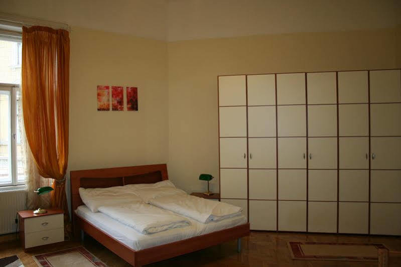 Walking Bed Budapest Downtown Pansiyon Dış mekan fotoğraf