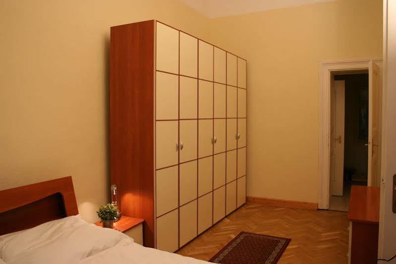 Walking Bed Budapest Downtown Pansiyon Dış mekan fotoğraf