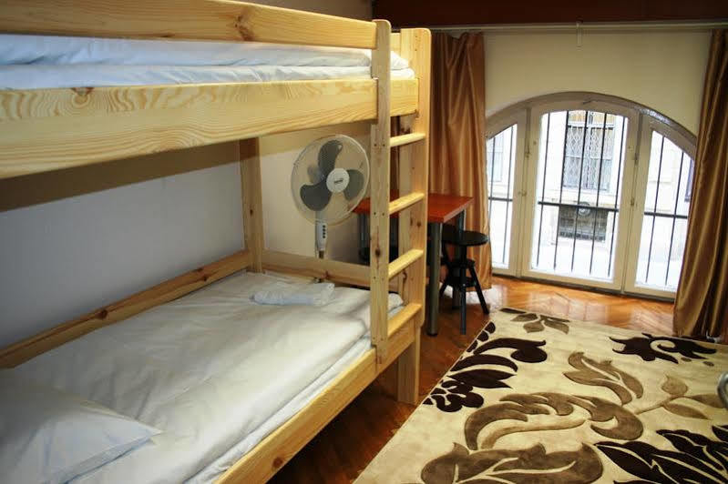 Walking Bed Budapest Downtown Pansiyon Dış mekan fotoğraf